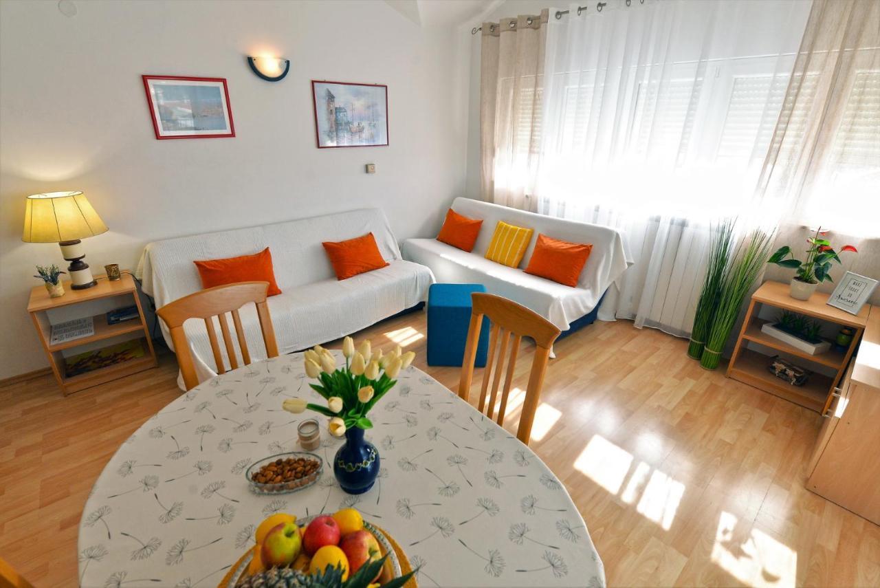 Apartments Divna Бетина Екстериор снимка