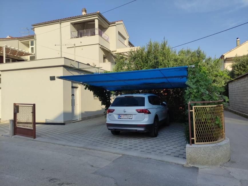 Apartments Divna Бетина Екстериор снимка